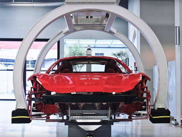 Ferrari truyền đam mê cho cả robot lắp ráp - Ảnh 3.