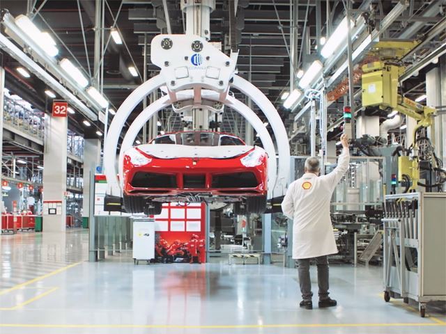 Ferrari truyền đam mê cho cả robot lắp ráp - Ảnh 7.