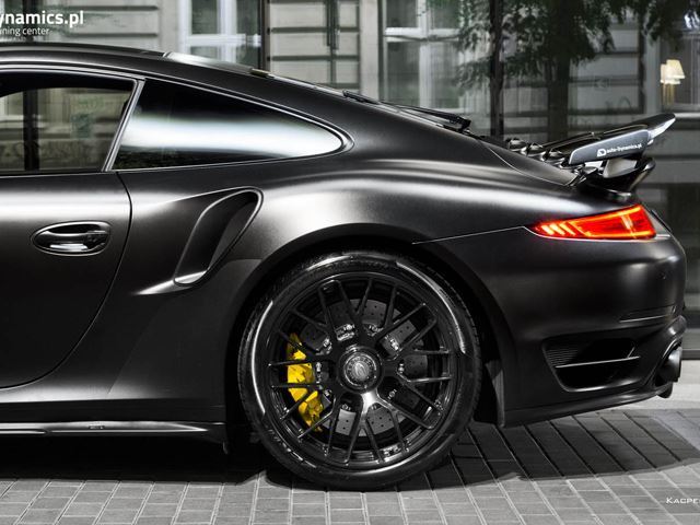 Làm quen với chàng Hiệp sĩ bóng đêm Porsche 911 Turbo S 2016 độ 700 mã lực - Ảnh 9.