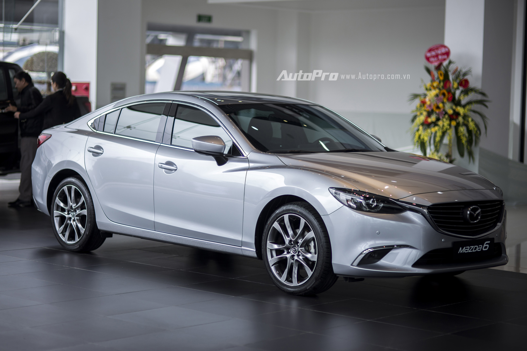 Mazda6 2 5l Premium 2017 Mới Ra Mắt Việt Nam Co Gi để đấu Với Toyota Camry 2 5q