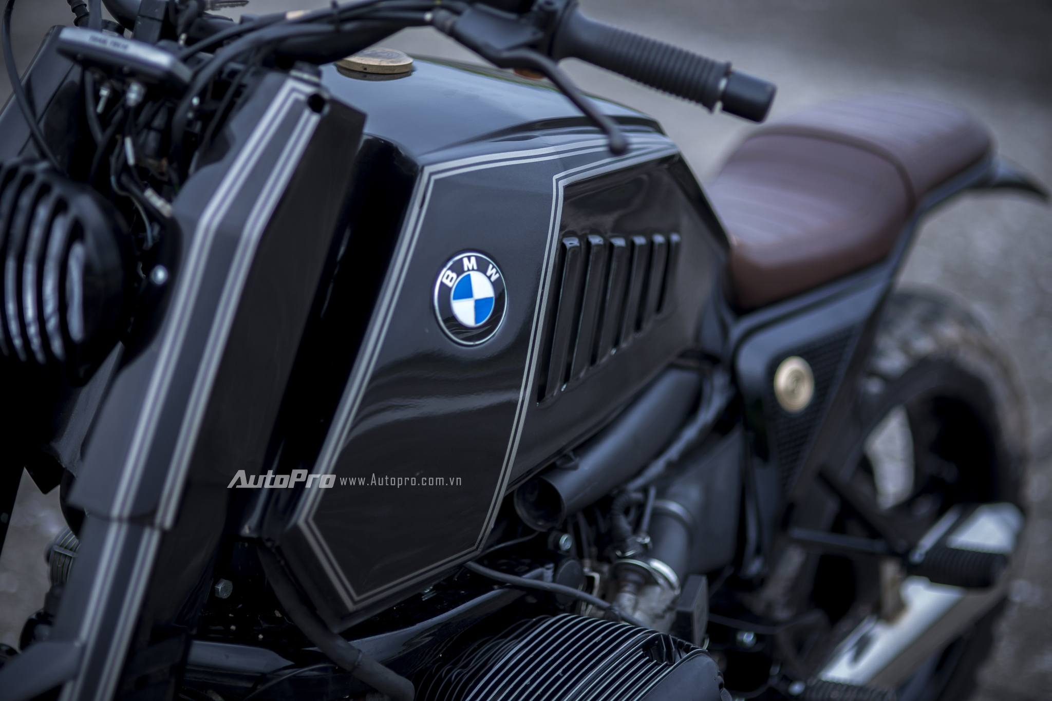 Gặp Gỡ Bmw R1100Rs Độ Streetfighter Zf Ronin Của Thợ Việt