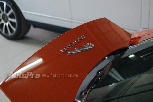 Jaguar F-Type S màu cam độc nhất Việt Nam làm dâu Bình Thuận - Ảnh 9.