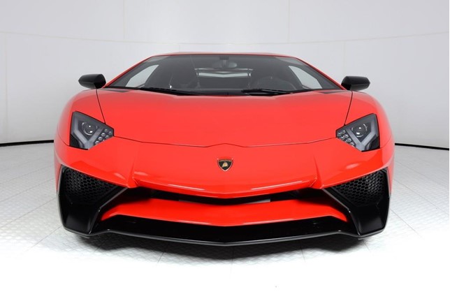 Vẻ đẹp siêu xe hàng hiếm Lamborghini Aventador SV đỏ rực rao bán ...