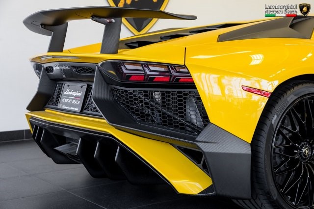 Siêu xe hàng hiếm Lamborghini Aventador SV 2017 rao bán 12,7 tỷ Đồng - Ảnh 8.