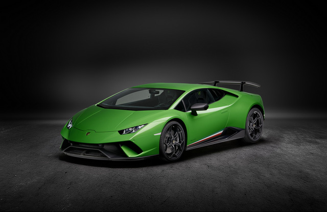 Lamborghini Huracan Performante Spyder lần đầu bị bắt gặp lăn bánh trên phố - Ảnh 3.