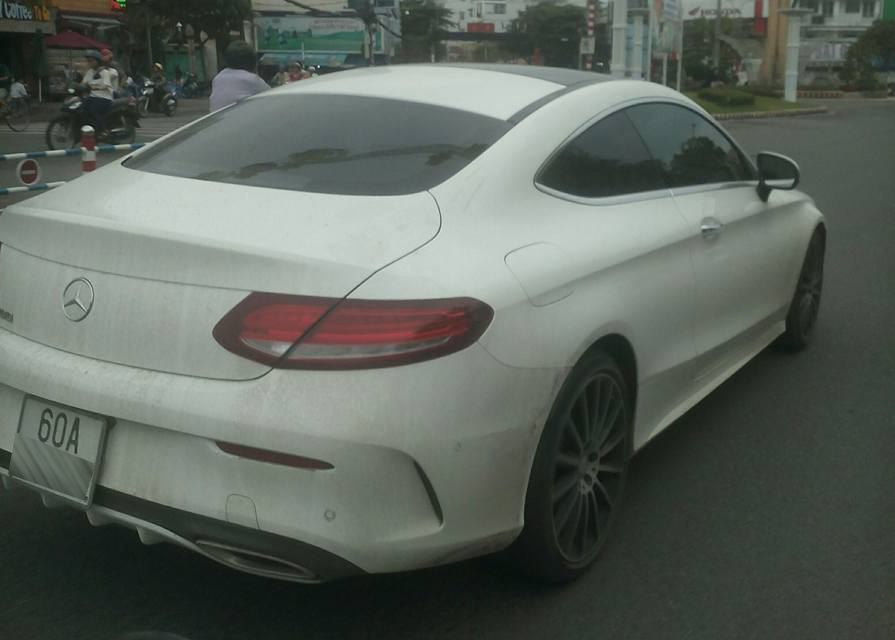 Xe hiếm MercedesBenz C300 2 cửa tại Việt Nam