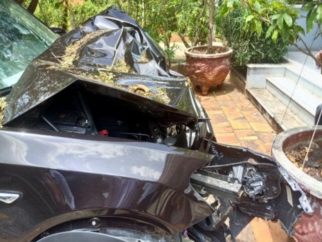 Chủ tịch huyện Côn Đảo tử nạn trên chiếc BMW - Ảnh 1.