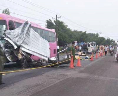 Tai nạn xe khách kinh hoàng ở Tây Ninh, 6 người tử vong - Ảnh 2.