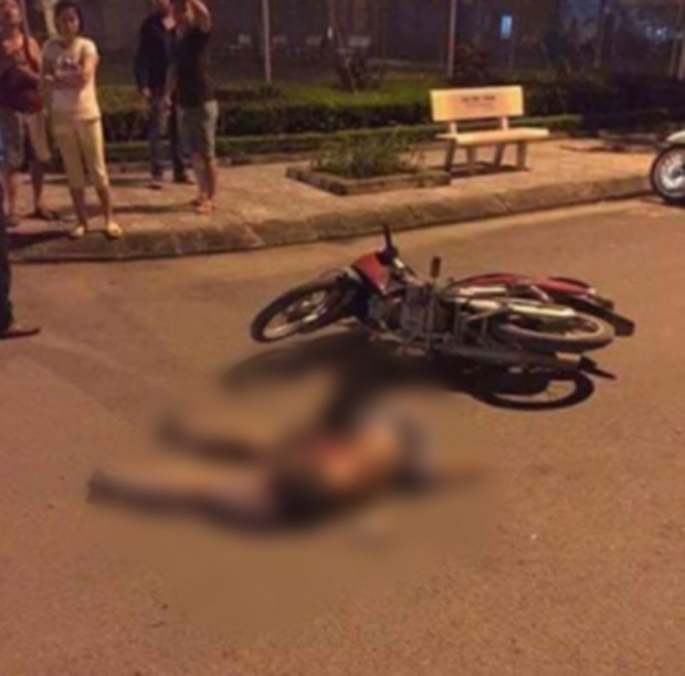 Cô gái trẻ rơi từ tầng 25 chung cư ở Hà Nội xuống đất, người đi xe máy ngất xỉu vì sốc - Ảnh 2.