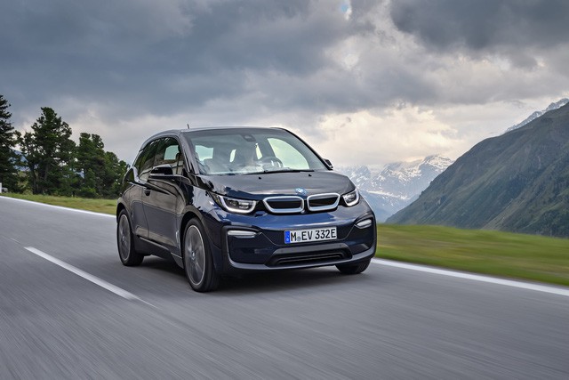 BMW thiết lập kỷ lục bán 100.000 xe điện - Ảnh 1.