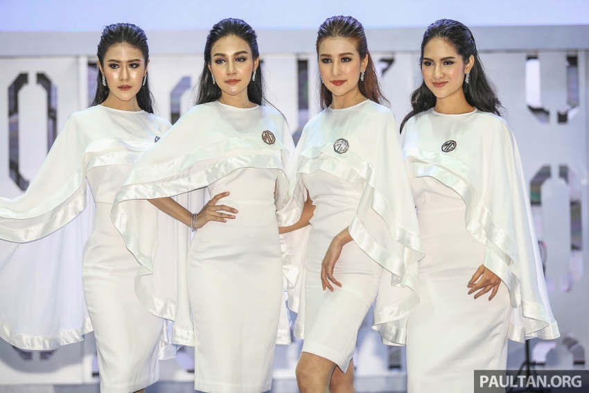 Mãn nhãn với dàn người mẫu xinh đẹp trong triển lãm Bangkok 2017 - Ảnh 12.