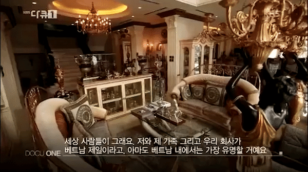 Biệt thự dát vàng và dàn siêu xe cực khủng của nhà tỷ phú Jonathan Hạnh Nguyễn bất ngờ xuất hiện trên kênh KBS Hàn Quốc  - Ảnh 3.