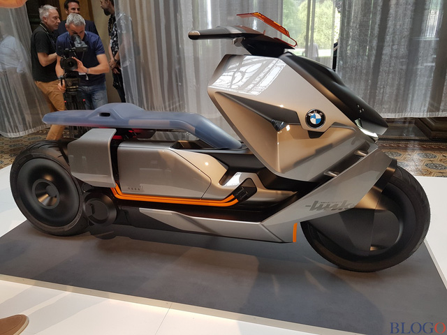 BMW Concept Link - Scooter nhưng tiện nghi như ô tô - Ảnh 5.