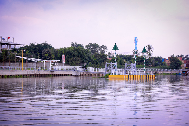 Cận cảnh bến buýt đường sông đầu tiên ở Sài Gòn sẽ hạ thủy vào tháng 9 - Ảnh 4.