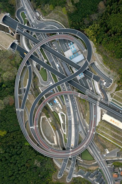 Những công trình giao thông trên thế giới khiến nhiều người không tin là nó có thật - Ảnh 10.