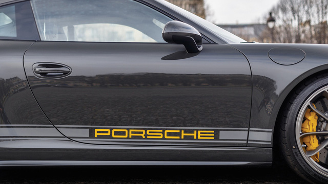 Porsche 911 R có 1 không 2 trên thế giới được rao bán với giá cao - Ảnh 4.