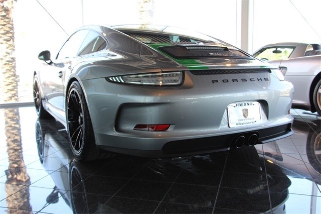 Đây là chiếc Porsche 911 R bị làm giá dễ chịu nhất trên thế giới - Ảnh 2.