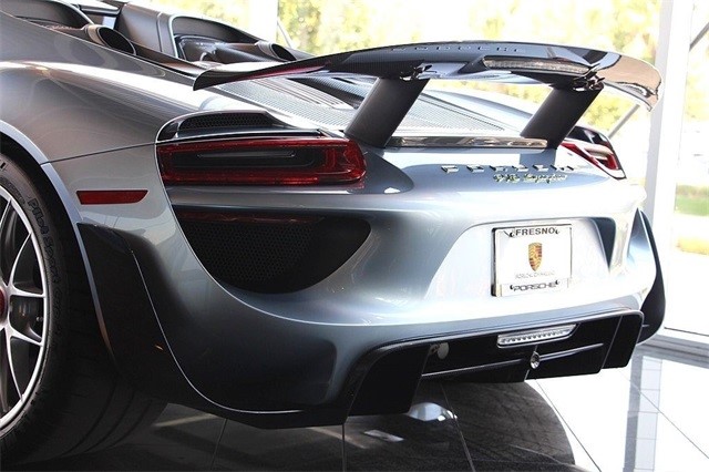 Vẻ đẹp siêu xe Porsche 918 Spyder với tùy chọn màu sơn đắt đỏ trị giá 1,45 tỷ Đồng - Ảnh 14.