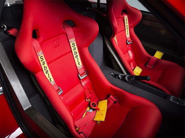 Ferrari F40 từng thuộc sở hữu của tay guitar huyền thoại được rao bán 25 tỷ Đồng - Ảnh 8.