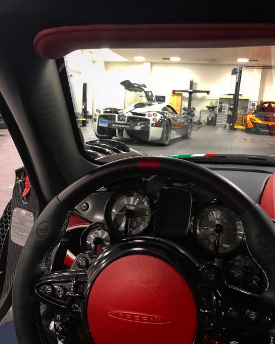 Pagani Huayra BC thứ 2 đặt chân đến Mỹ, khác biệt từ bộ áo carbon đỏ - Ảnh 8. Pagani Huayra BC thứ 2 đặt chân đến Mỹ, khác biệt từ bộ áo carbon đỏ - Ảnh 8.