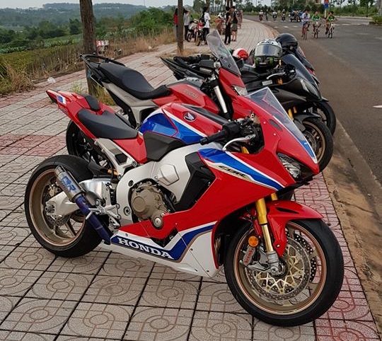 Biker Bình Phước tậu siêu mô tô hàng hiếm Honda CBR1000RR SP2 2017 đầu tiên Việt Nam - Ảnh 8.