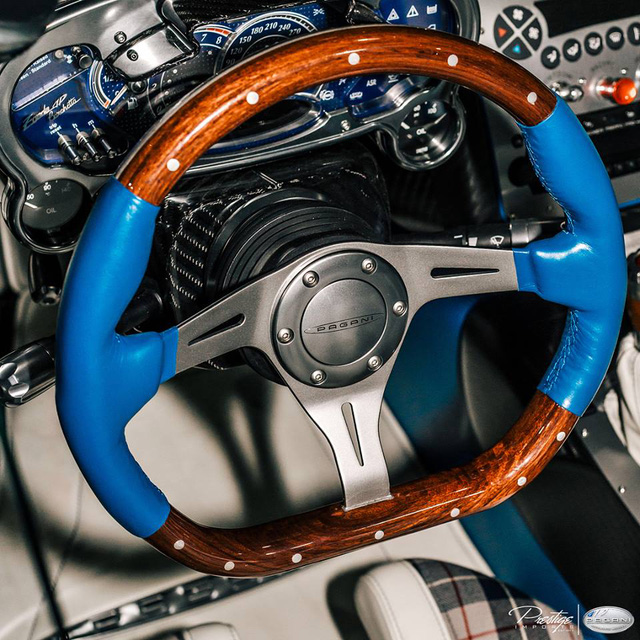 Xem quá trình vận chuyển cực phẩm Zonda HP Barchetta của ông chủ hãng Pagani - Ảnh 5. Xem quá trình vận chuyển cực phẩm Zonda HP Barchetta của ông chủ hãng Pagani - Ảnh 5.