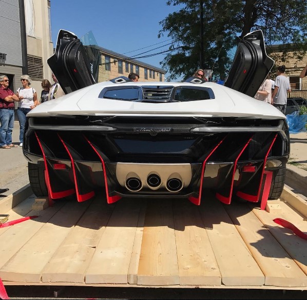 Lamborghini Centenario mui trần 2 triệu USD thứ 2 tại Mỹ - Ảnh 2.
