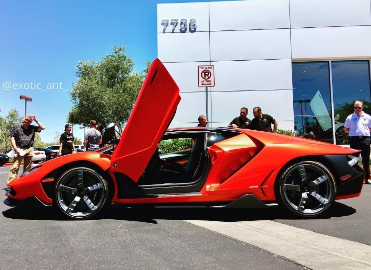 Siêu phẩm Lamborghini Centenario xuất hiện tại kinh đô cờ bạc Las Vegas