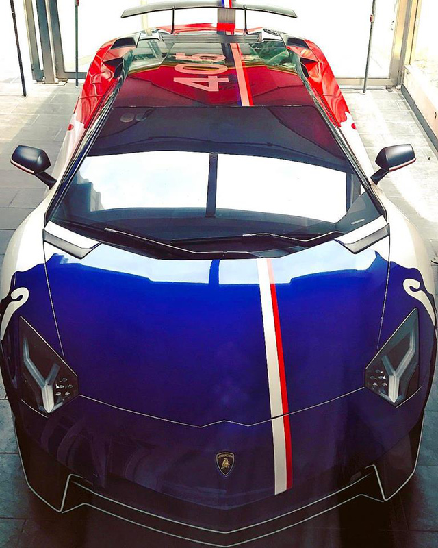 Bộ áo lạ mắt của hàng hiếm Lamborghini Aventador SV tại Dubai - Ảnh 5.