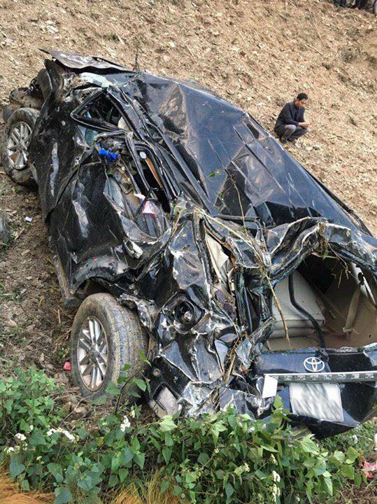 Hà Giang: Toyota Fortuner lao xuống vực sâu, 1 người tử vong - Ảnh 1. Hà Giang: Toyota Fortuner lao xuống vực sâu, 1 người tử vong - Ảnh 1.