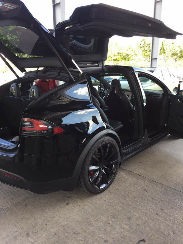 SUV điện Tesla Model X P100D đầu tiên xuất hiện tại Sài thành - Ảnh 8.