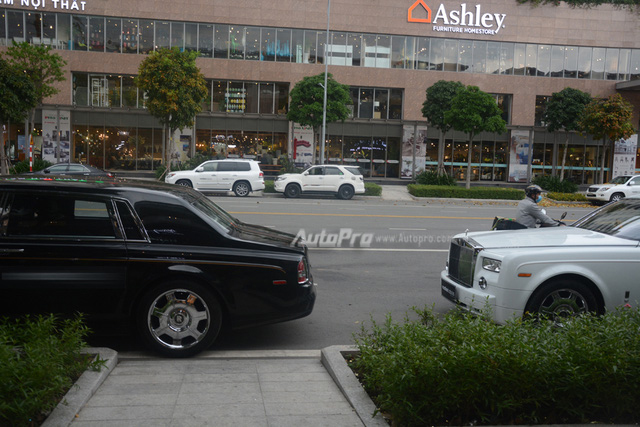 Hàng hiếm Rolls-Royce Phantom Rồng xuất hiện trong buổi khai trương một cửa hàng tại quận 2 - Ảnh 9.