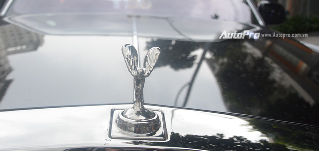 Hàng hiếm Rolls-Royce Phantom Rồng xuất hiện trong buổi khai trương một cửa hàng tại quận 2 - Ảnh 6.