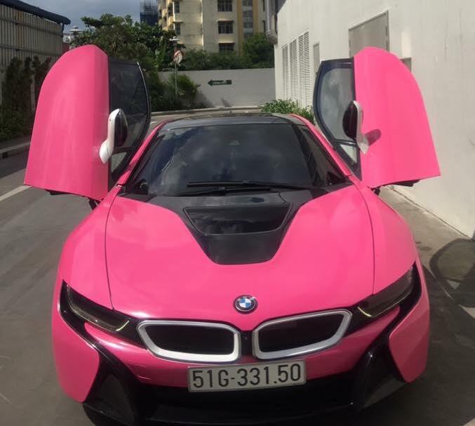 BMW i8 Радужная