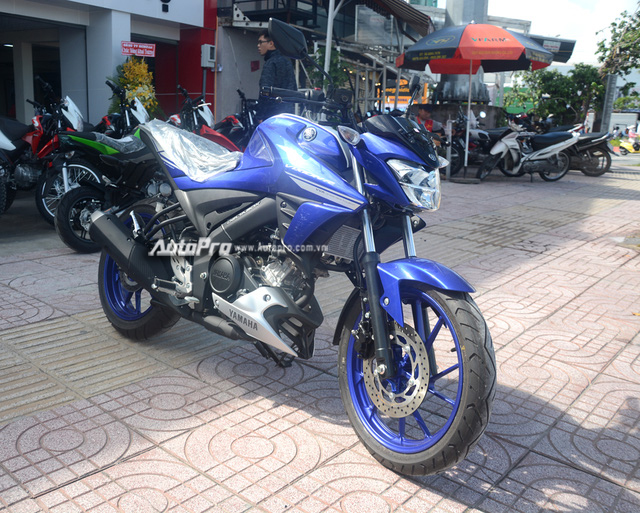 Cận cảnh lô xe côn tay Yamaha V-Ixion R 2017 mới về Việt Nam, giá hơn 70 triệu Đồng - Ảnh 5.