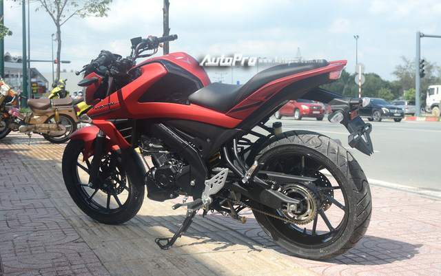 Cận cảnh lô xe côn tay Yamaha V-Ixion R 2017 mới về Việt Nam, giá hơn 70 triệu Đồng - Ảnh 12.