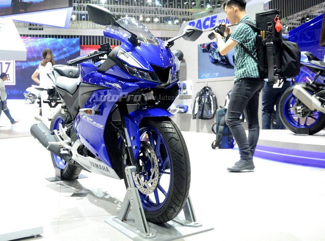 Yamaha R15 chốt giá bán chính hãng 92,9 triệu đồng - Ảnh 2.