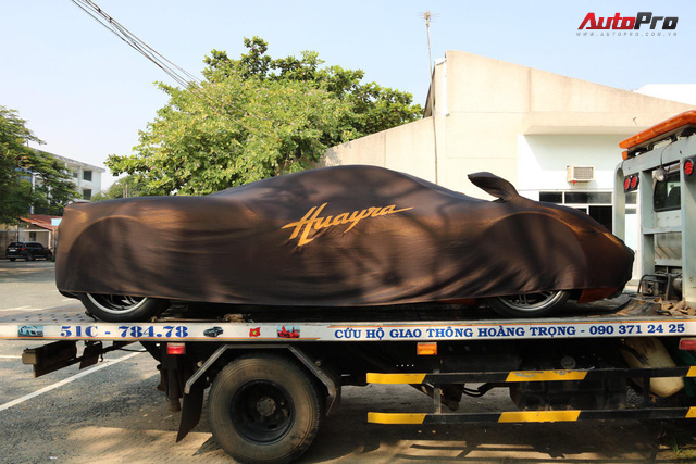 Minh “nhựa” đem siêu xe Pagani Huayra đi đăng ký biển số lần thứ 3 nhưng không thành - Ảnh 1.