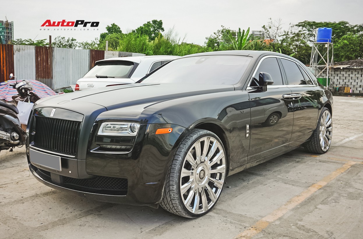 Mercedes C300 Coupe 2017 lên mâm giống RollsRoyce  