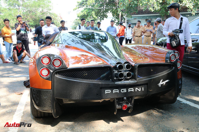 Minh “nhựa” đem siêu xe Pagani Huayra đi đăng ký biển số lần thứ 3 nhưng không thành - Ảnh 5. Minh “nhựa” đem siêu xe Pagani Huayra đi đăng ký biển số lần thứ 3 nhưng không thành - Ảnh 5.