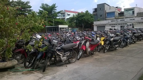  Quá tải xe máy vô chủ ở TP. HCM, Đồng Nai - Ảnh 1.