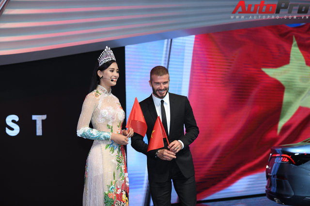 Ảnh: David Beckham cùng Hoa hậu Việt Nam 2018 Trần Tiểu Vy bên cạnh cặp đôi xe VinFast tại Paris - Ảnh 10.
