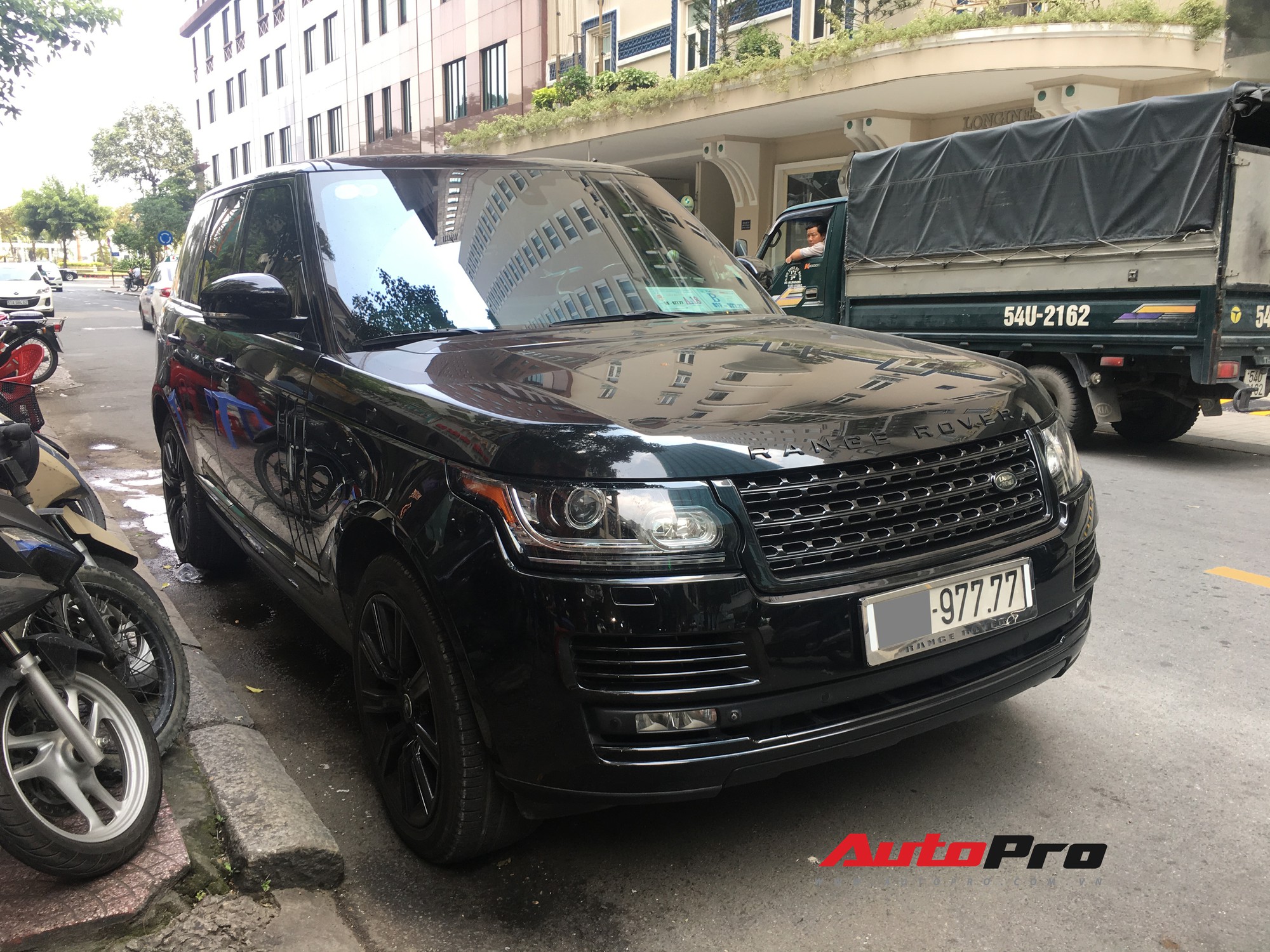 Range Rover Autobiography của đại gia Sài Gòn 