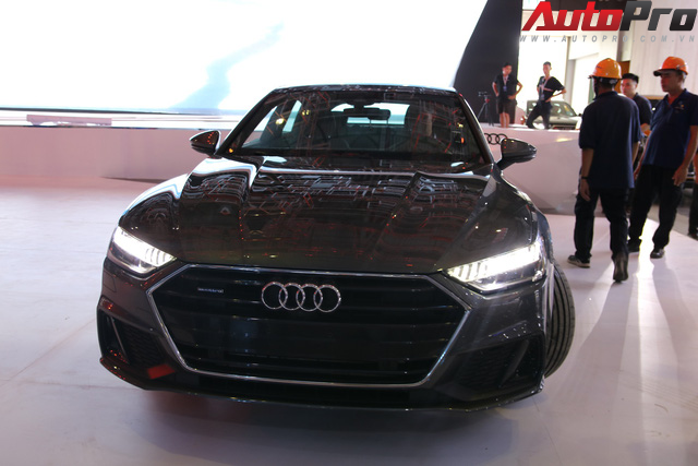 Audi A7 Sportback đã về tới SECC tham dự Triển lãm Ô tô Việt Nam 2018 - Ảnh 1.
