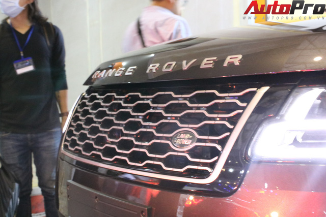 Hàng nóng Range Rover Autobiography LWB lộ diện ngay trước thềm Triển lãm Ô tô Việt Nam 2018 - Ảnh 3. Hàng nóng Range Rover Autobiography LWB lộ diện ngay trước thềm Triển lãm Ô tô Việt Nam 2018 - Ảnh 3.