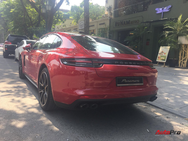 Chiếc Porsche Panamera hàng độc với gói tùy chọn trị giá cả tỷ đồng lăn bánh trên phố Hà Nội - Ảnh 5.