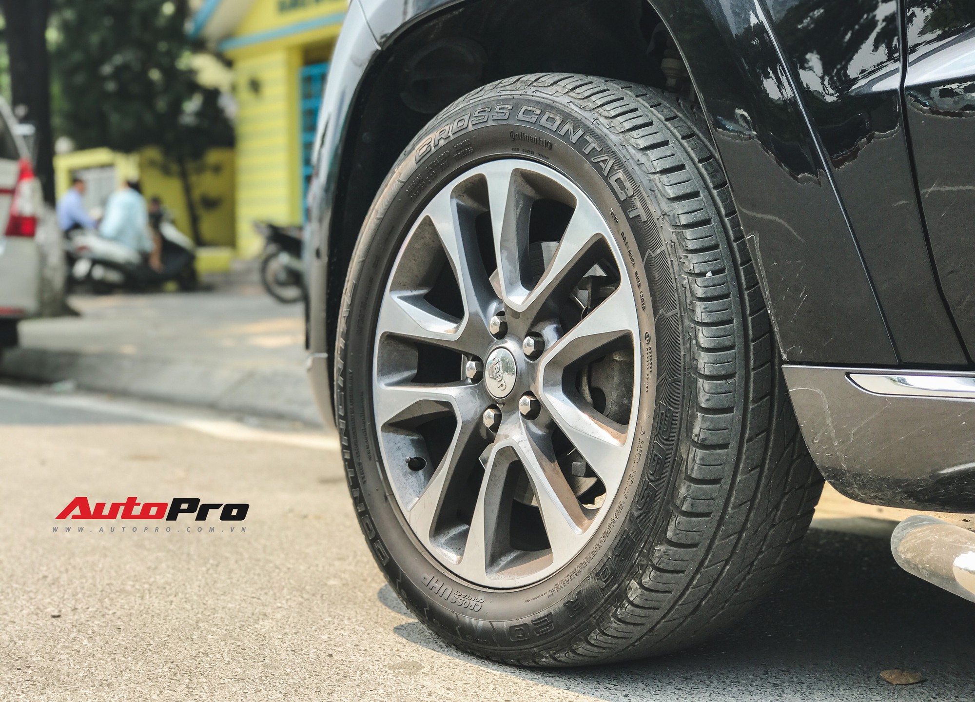 Bắt gặp h&agrave;ng hiếm Jeep Grand Cherokee Summit 4x4 tại Việt Nam - Ảnh 8.