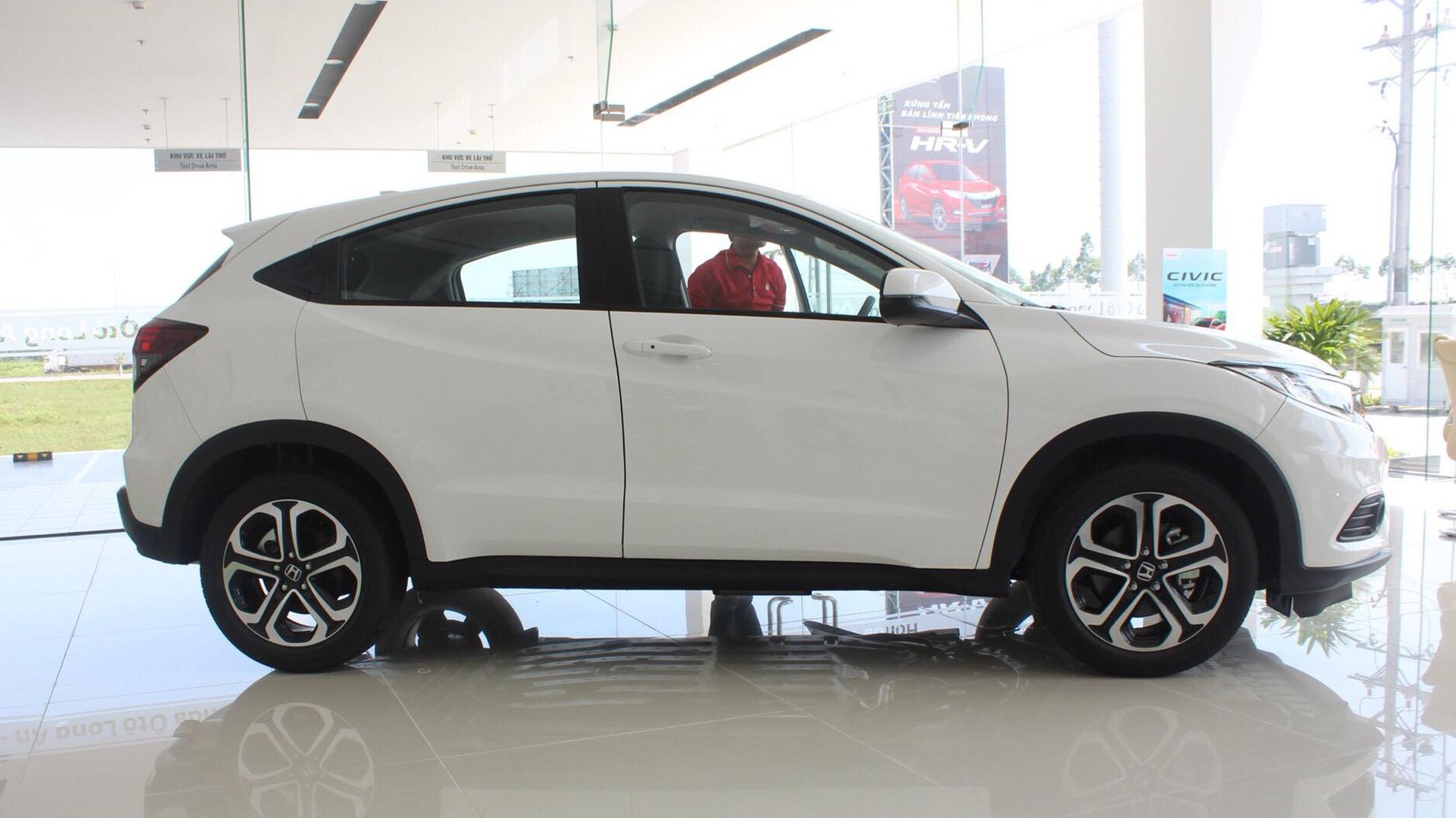 Chính thức ra mắt Honda HRV 2018 với giá bán 786 triệu đồng  Báo Công an  Nhân dân điện tử