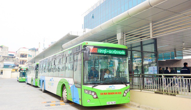 Hà Nội triển khai vé điện tử trên tuyến buýt nhanh BRT từ 10/10 - Ảnh 1.