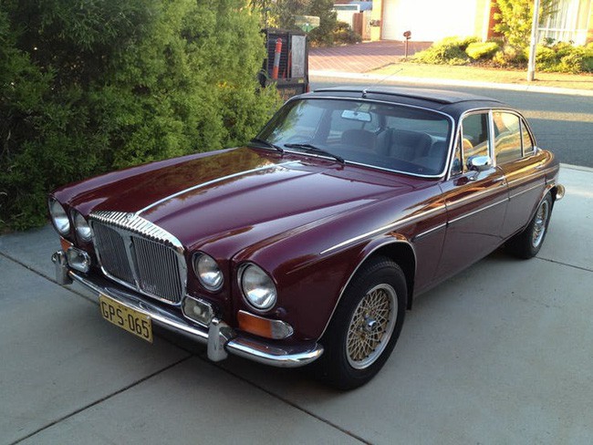 C&oacute; một sự thật bất ngờ l&agrave; Nữ ho&agrave;ng kh&ocirc;ng c&oacute; bằng l&aacute;i xe nhưng bộ sưu tập xe hơi của b&agrave; khiến nhiều người phải cho&aacute;ng ngợp - Ảnh 11.